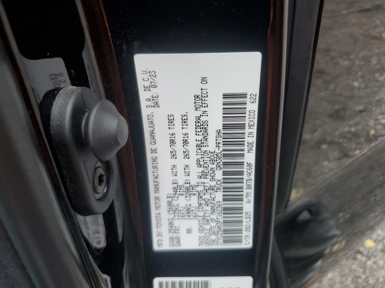 Toyota Tacoma Double Cab Image 8