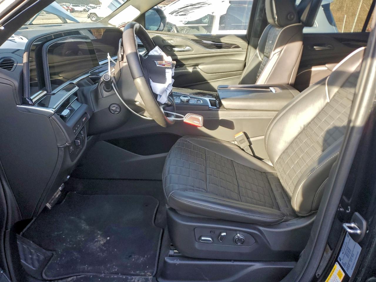 Cadillac Escalade Image 7