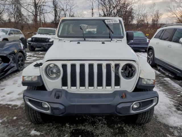 Jeep Wrangler Sahara Image 3