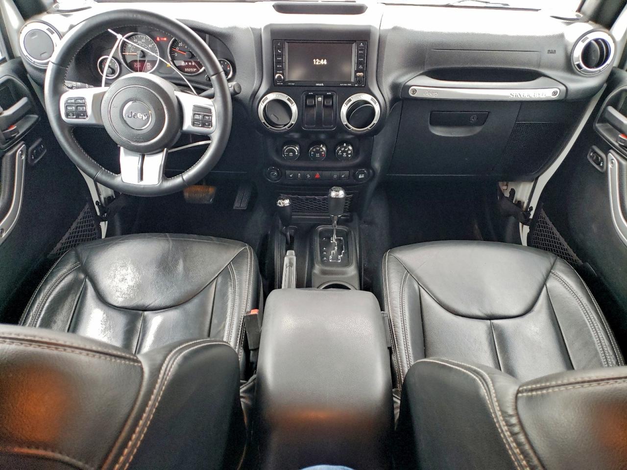 Jeep Wrangler Rubicon Image 7