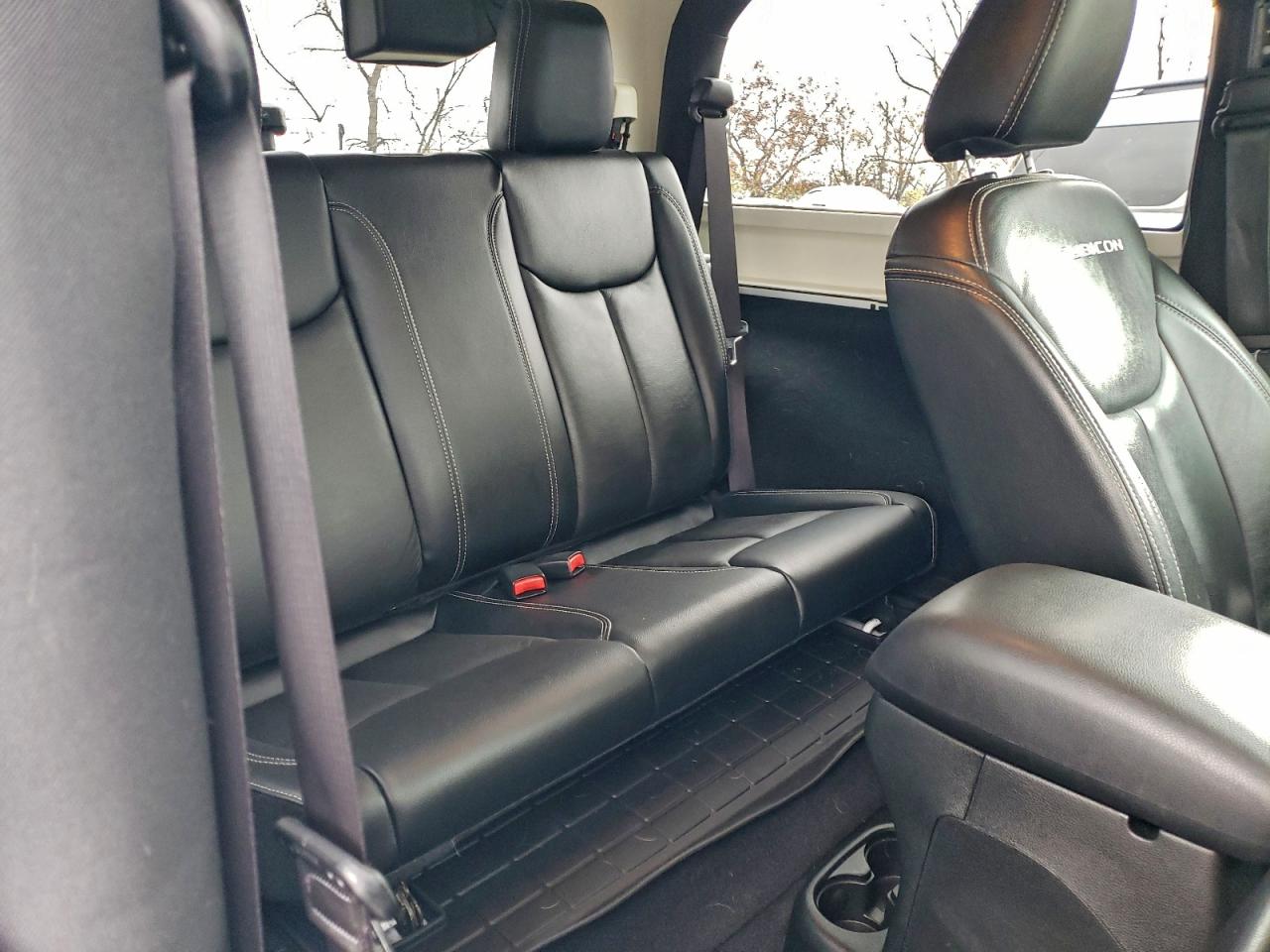 Jeep Wrangler Rubicon Image 10