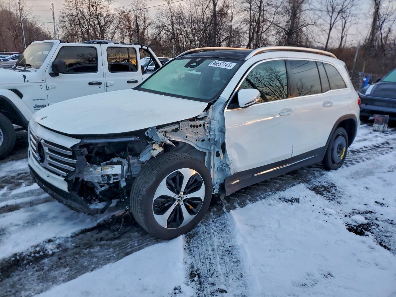 Mercedes-Benz GLB 250 4matic Image 1