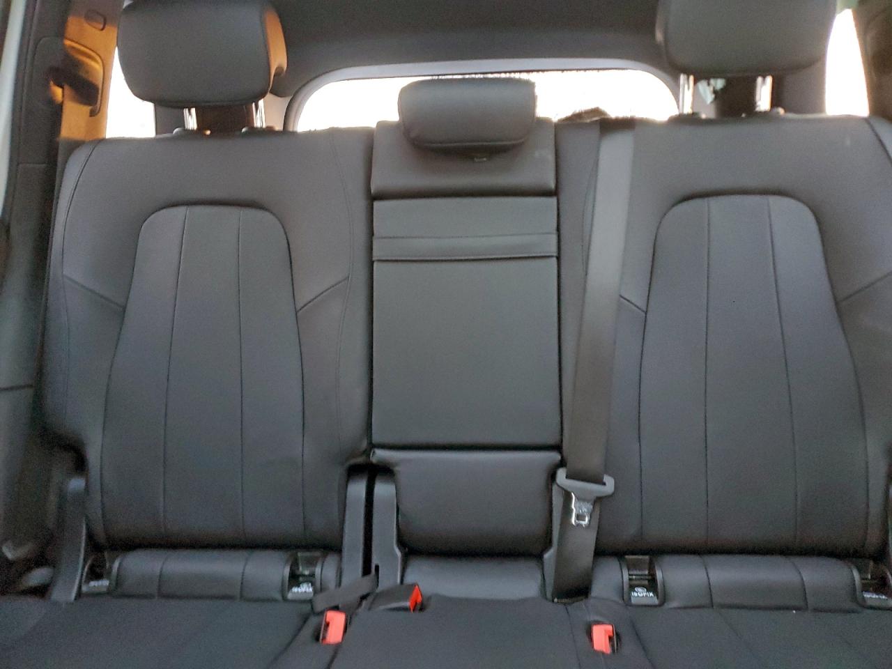 Mercedes-Benz GLB 250 4matic Image 11