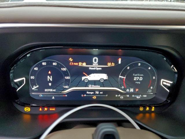 GMC Yukon Denali Image 11