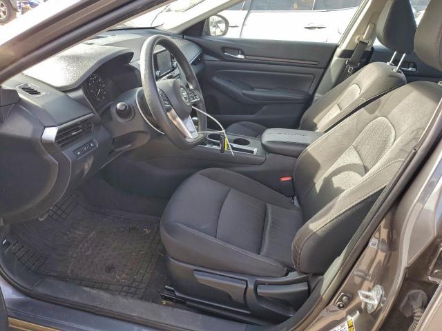 Nissan Altima S Image 7