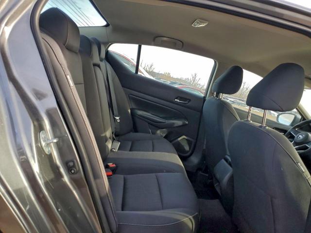 Nissan Altima S Image 12