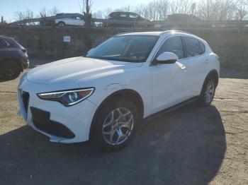  Salvage Alfa Romeo Stelvio