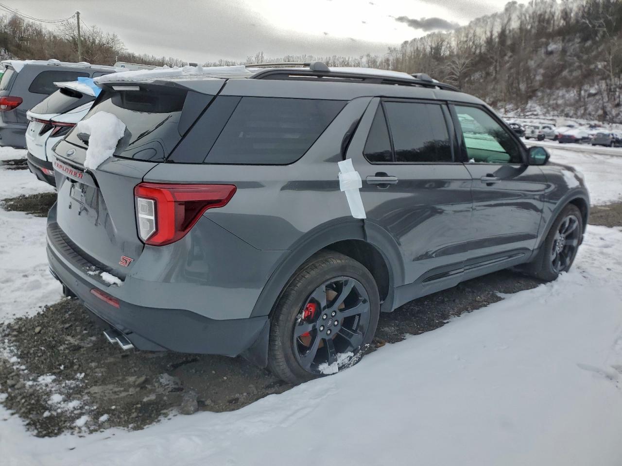 Ford Explorer St Image 9