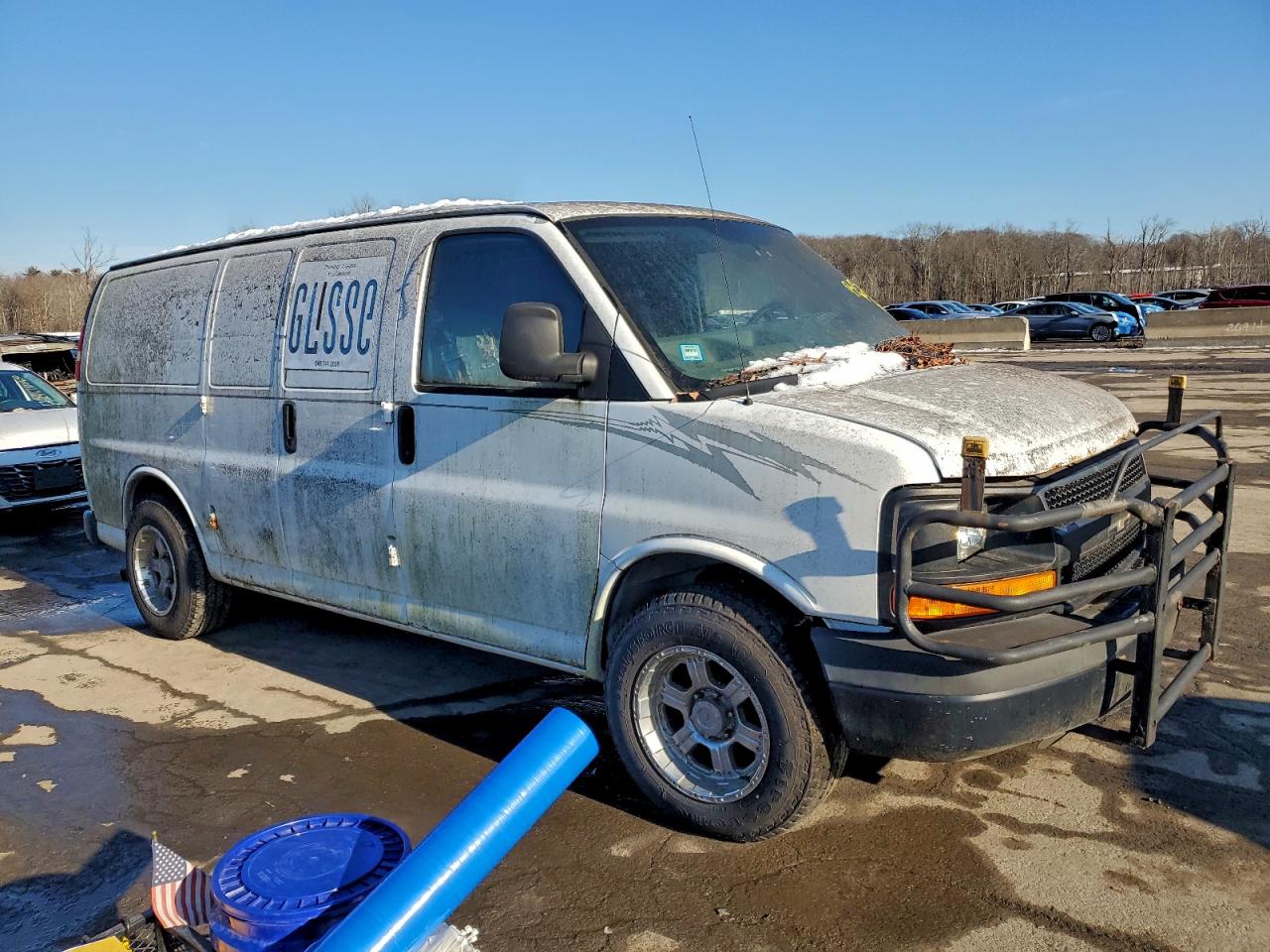 Chevrolet Express Image 3