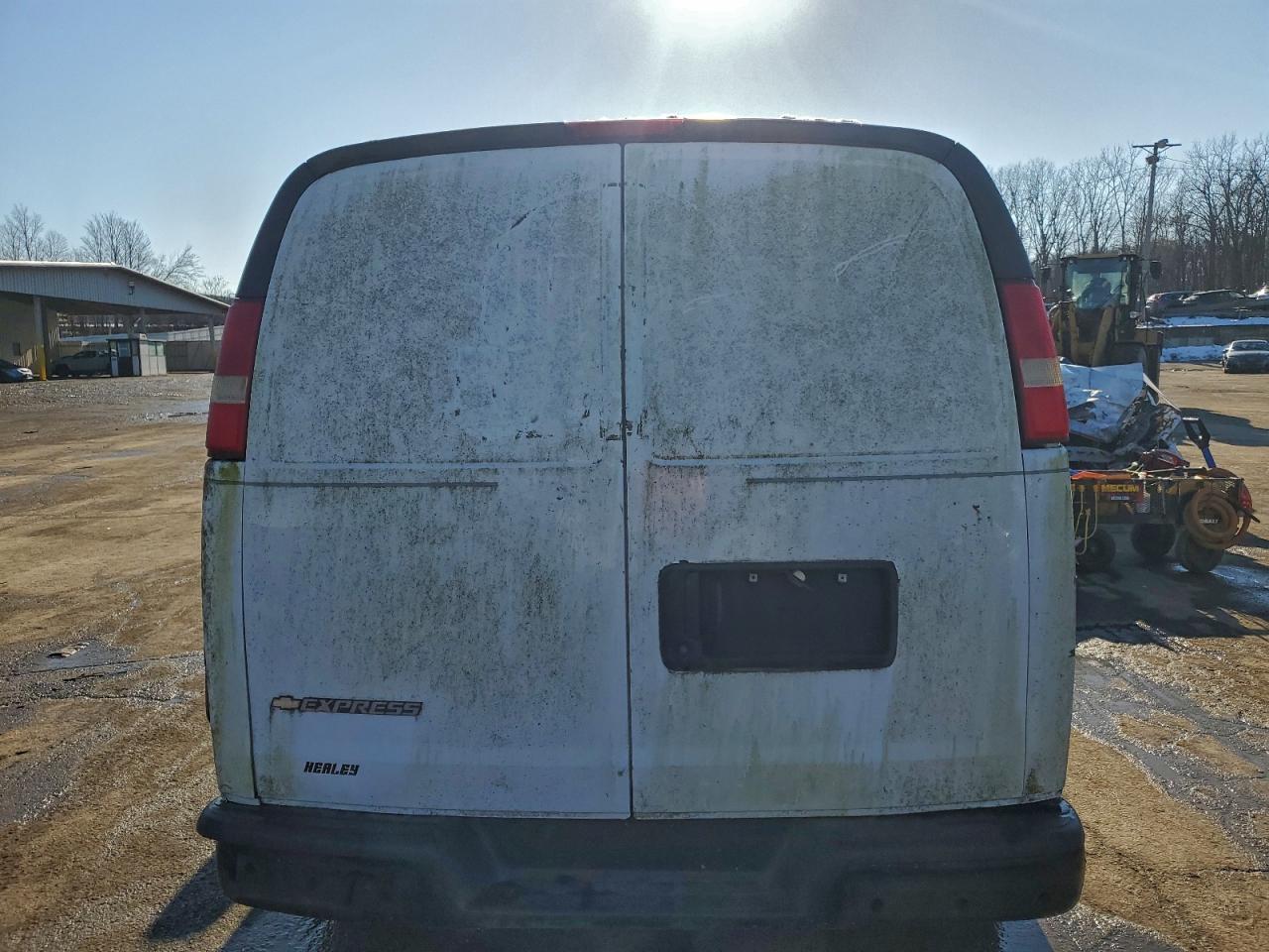 Chevrolet Express Image 5