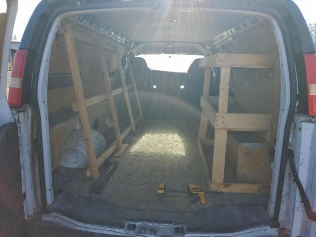 Chevrolet Express Image 12