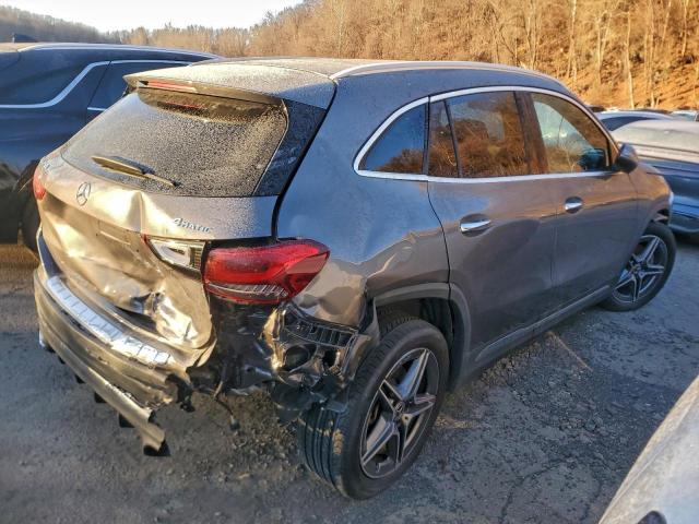 Mercedes-Benz GLA 250 4matic Image 12