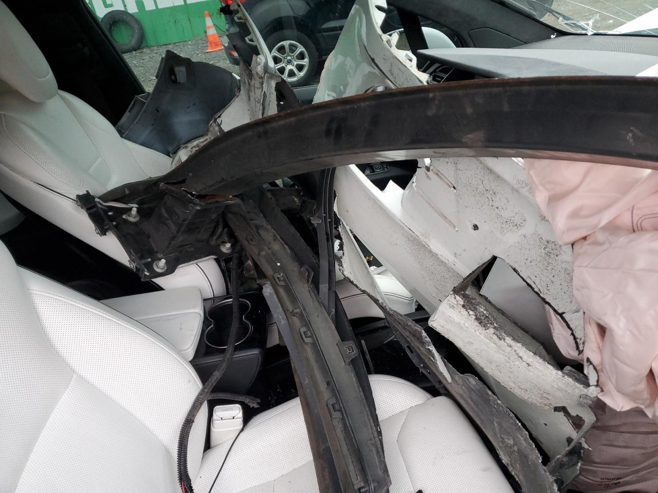 Tesla Model X Image 14