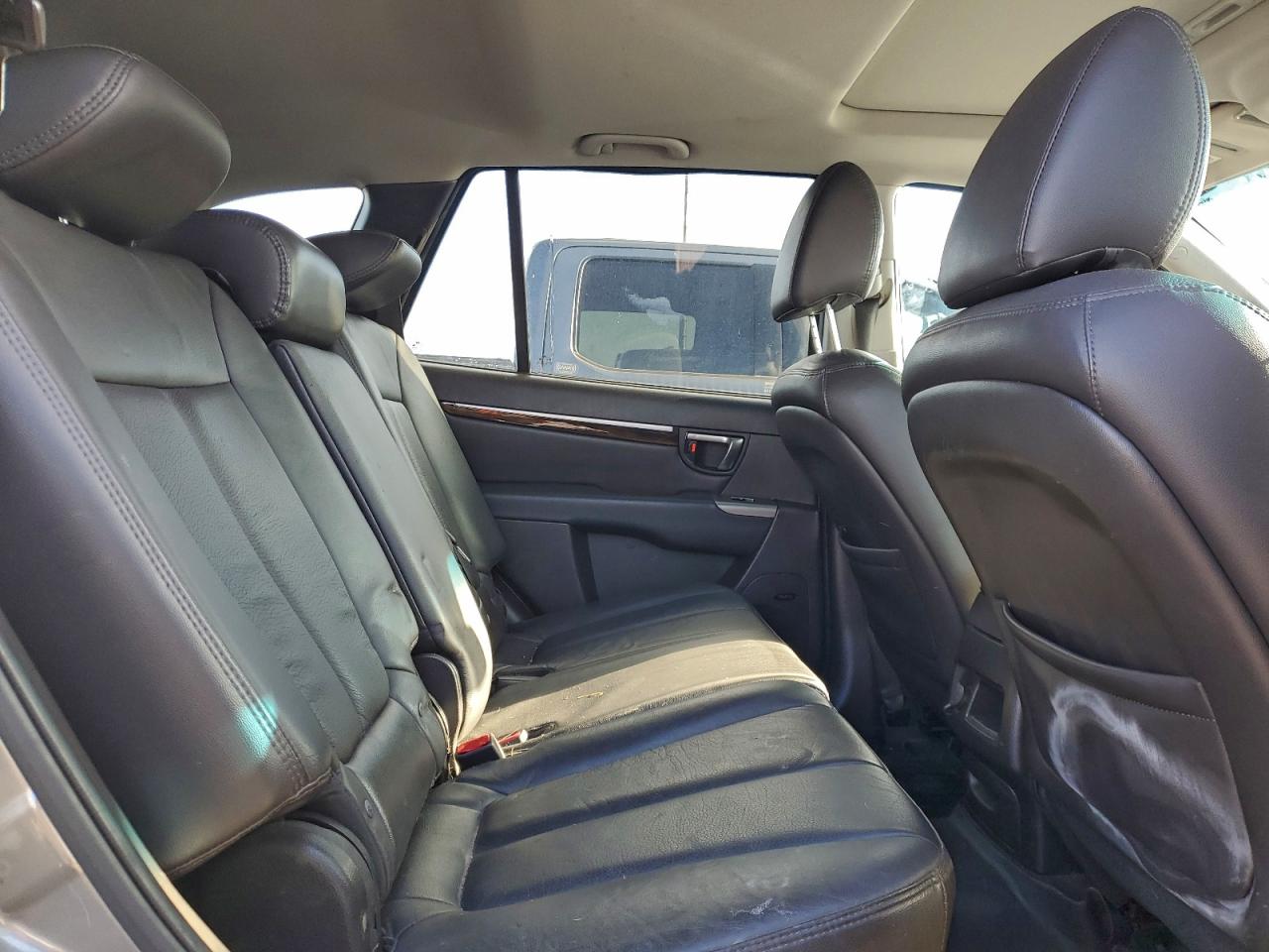 Hyundai SANTA FE Limited Image 13