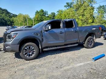  Salvage Nissan Titan
