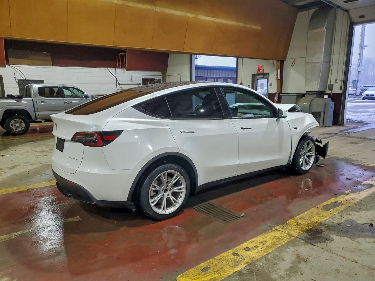 Tesla Model Y Image 3