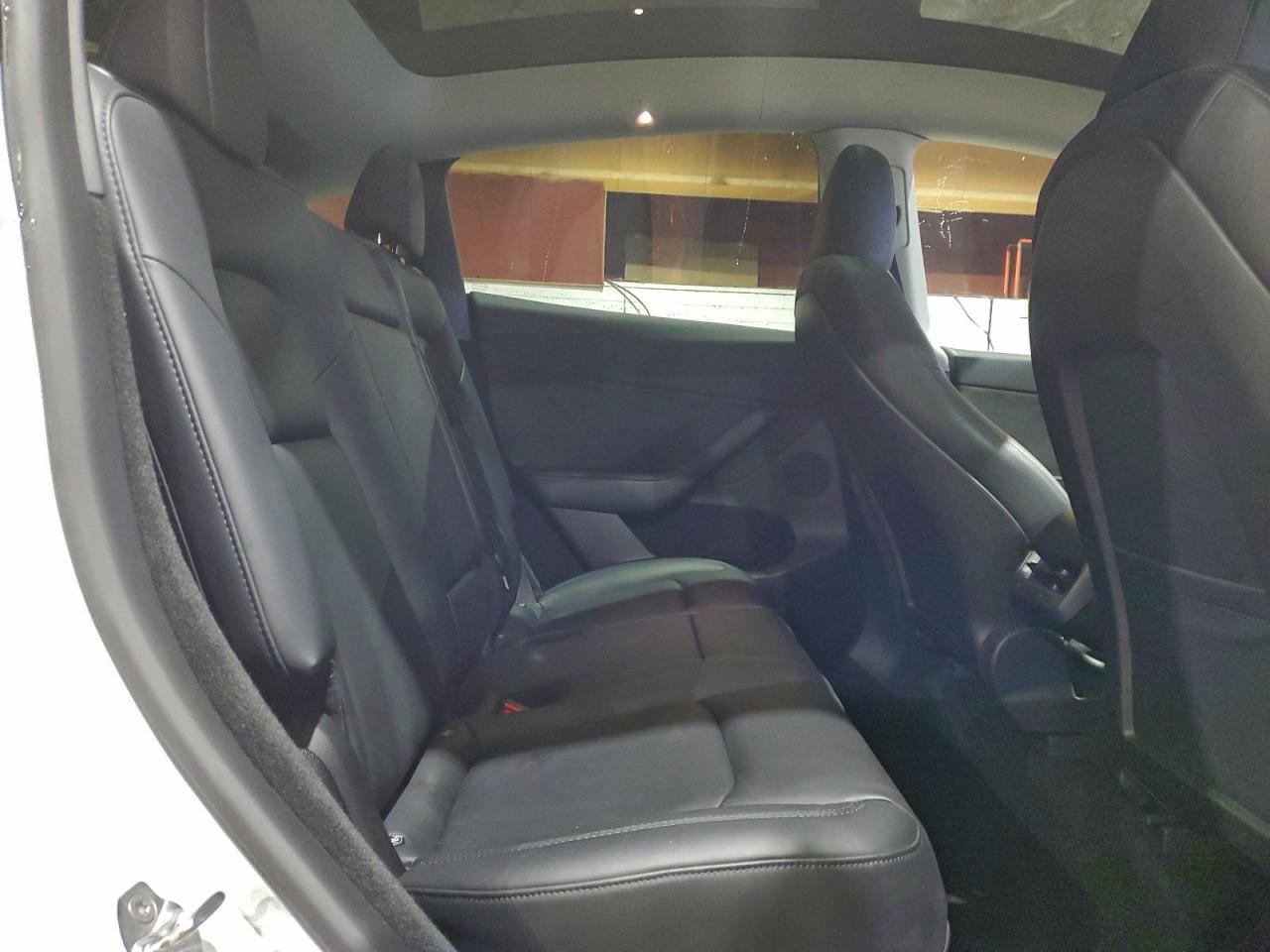 Tesla Model Y Image 9