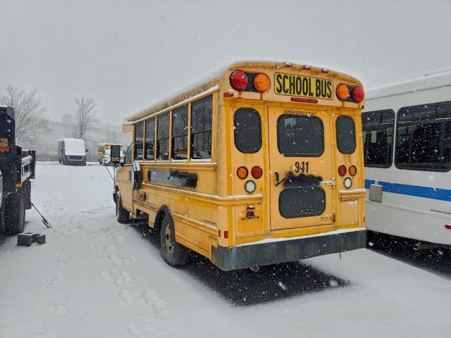 Chevrolet Express Image 10