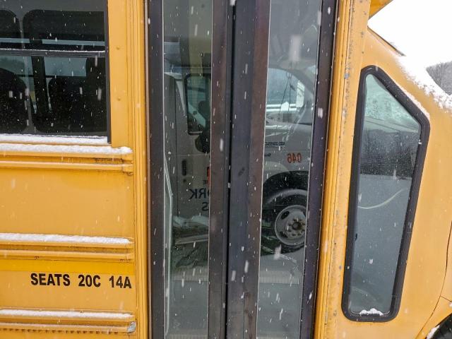 Chevrolet Express Image 8