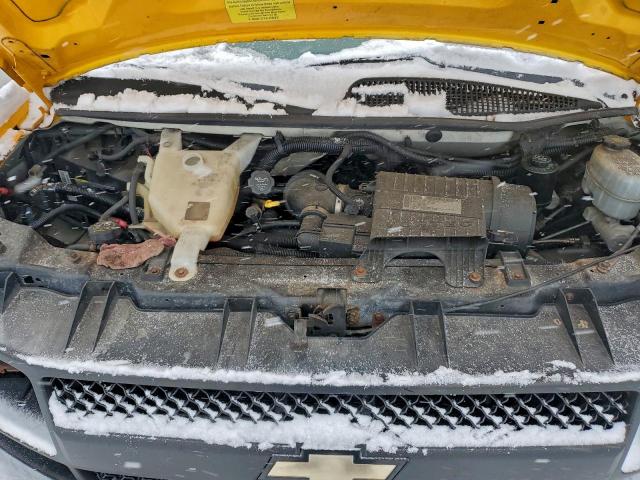 Chevrolet Express Image 6