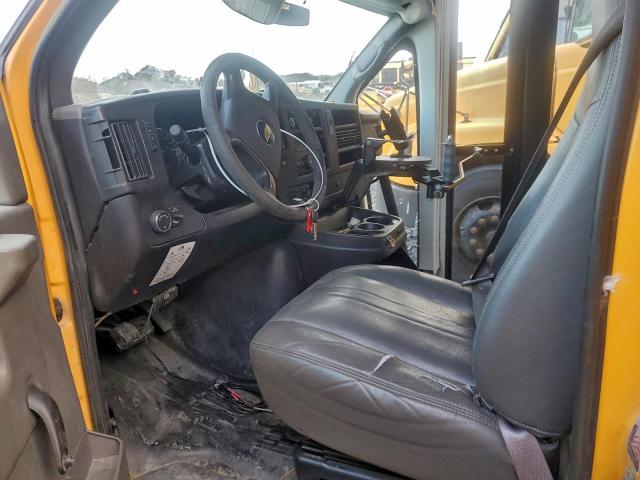 Chevrolet Express Image 2