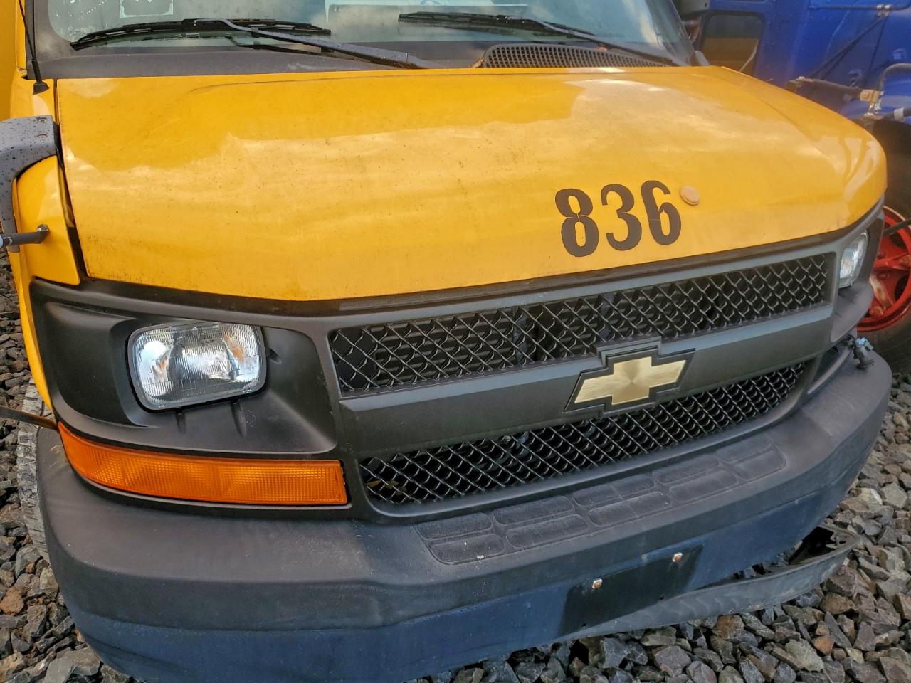 Chevrolet Express Image 6
