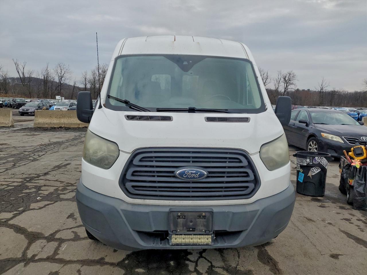 Ford Transit T-250 Image 3