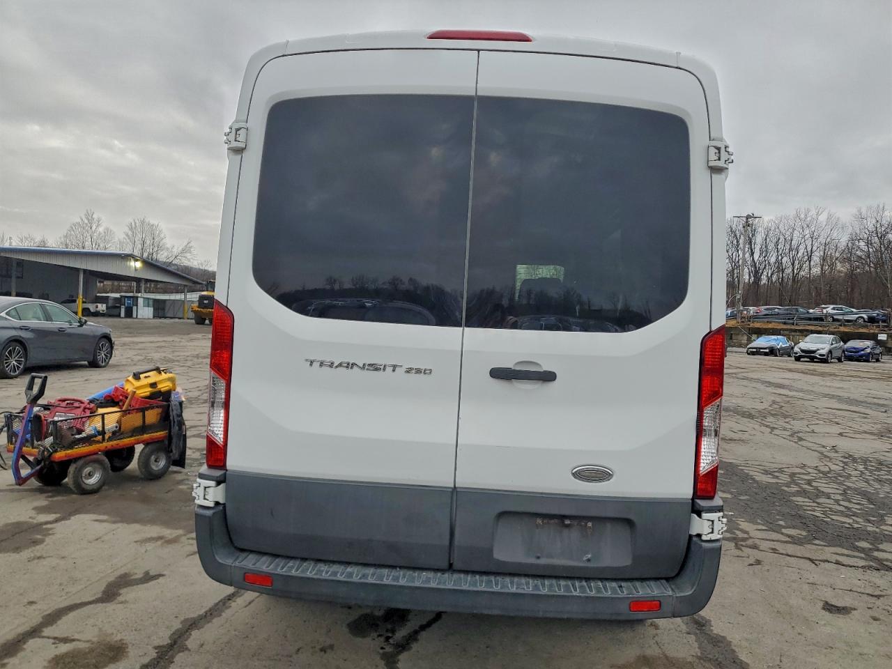 Ford Transit T-250 Image 11