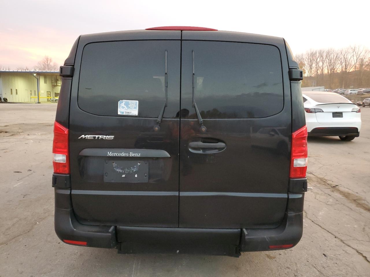 Mercedes-Benz Metris Image 8