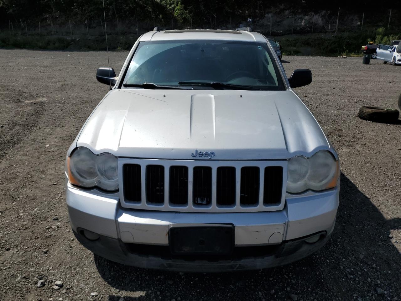 Jeep Grand Cherokee Laredo Image 9