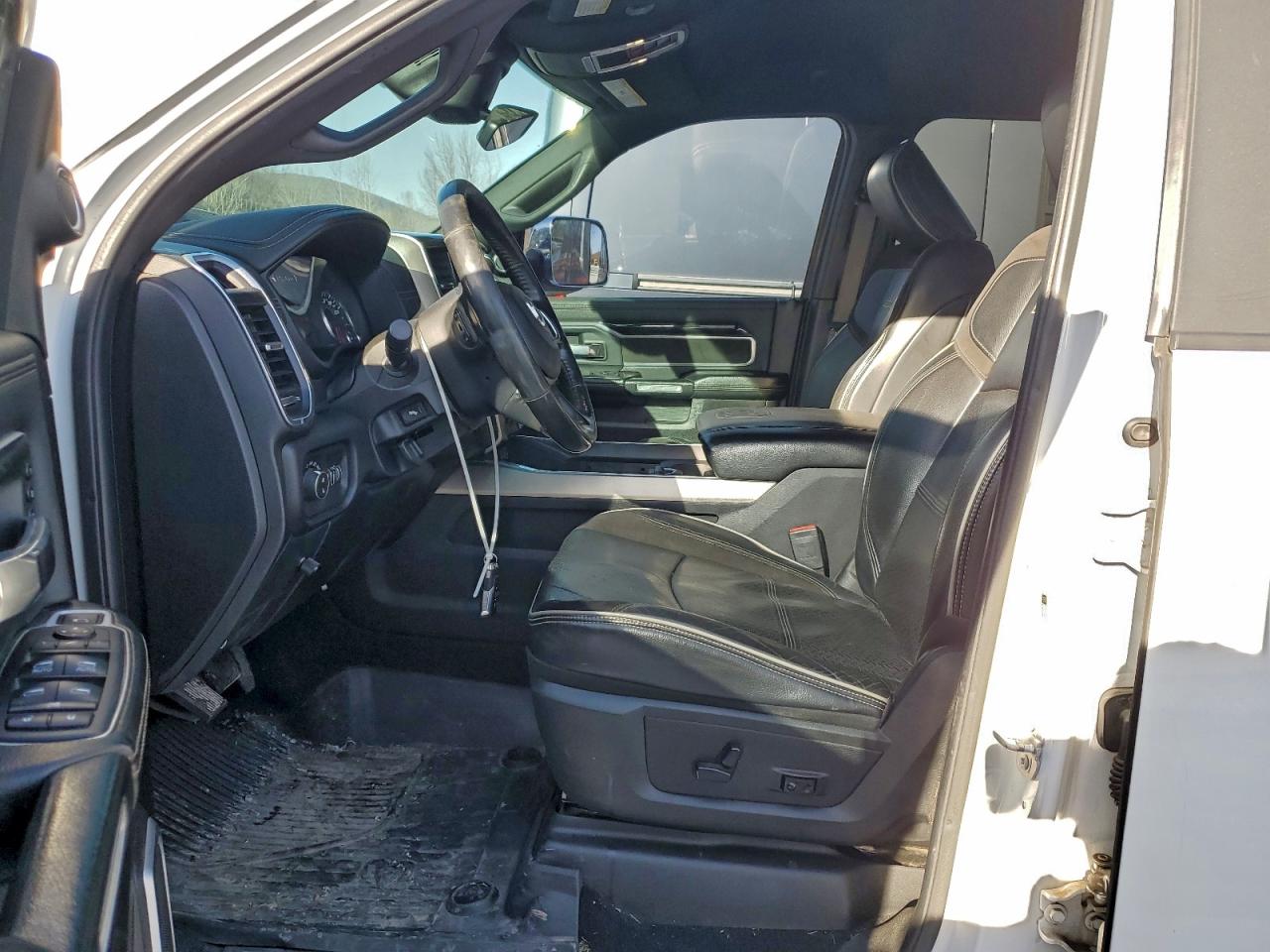 Ram 2500 Laramie Image 3