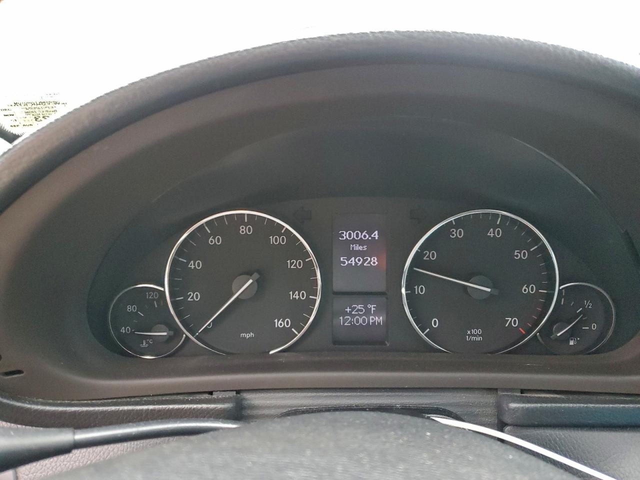 Mercedes-Benz C-Class 230 Image 11