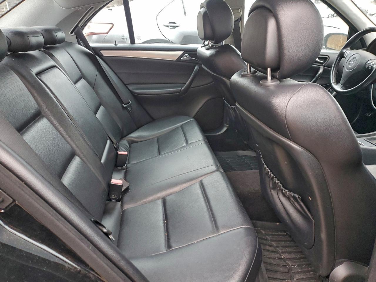 Mercedes-Benz C-Class 230 Image 6