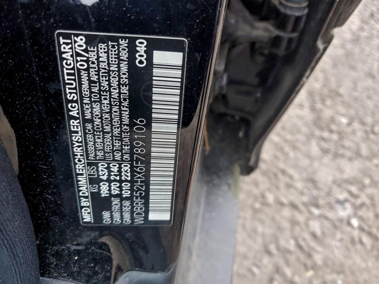 Mercedes-Benz C-Class 230 Image 12