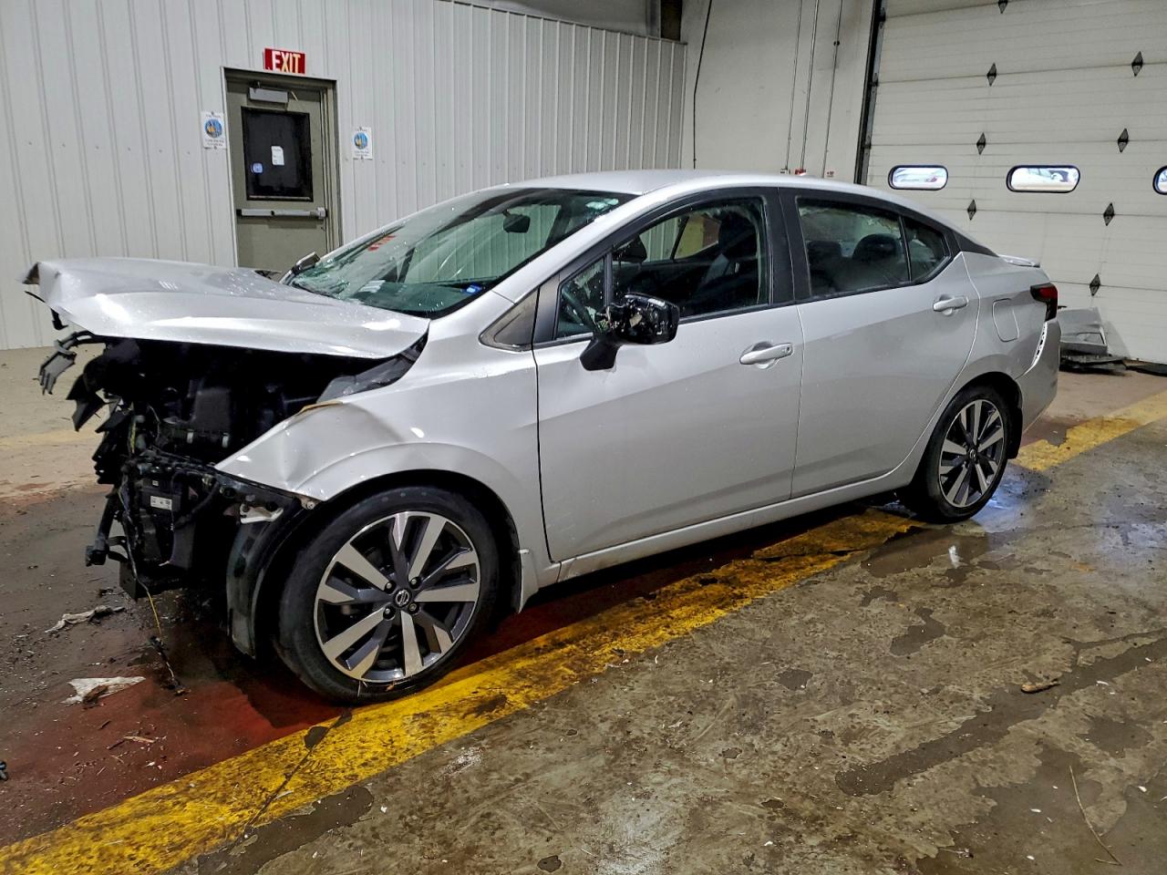 Nissan Versa Sr Image 1