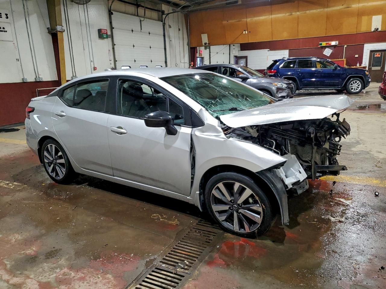 Nissan Versa Sr Image 2