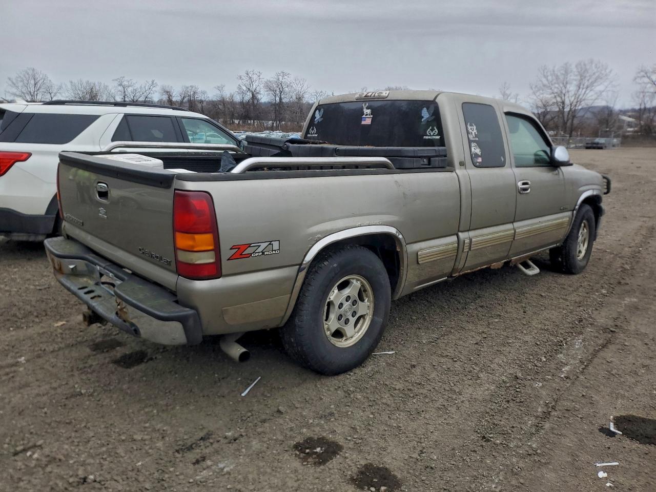 Chevrolet Silverado K1500 Image 2