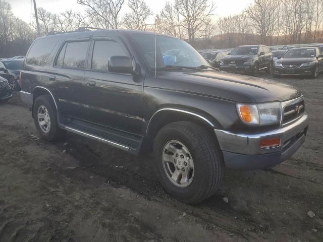 Toyota 4Runner Sr5 Image 3