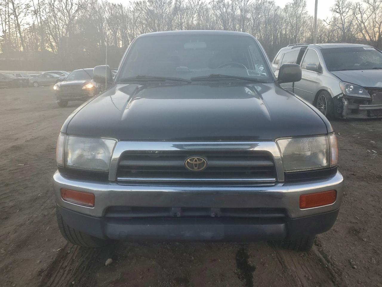 Toyota 4Runner Sr5 Image 10
