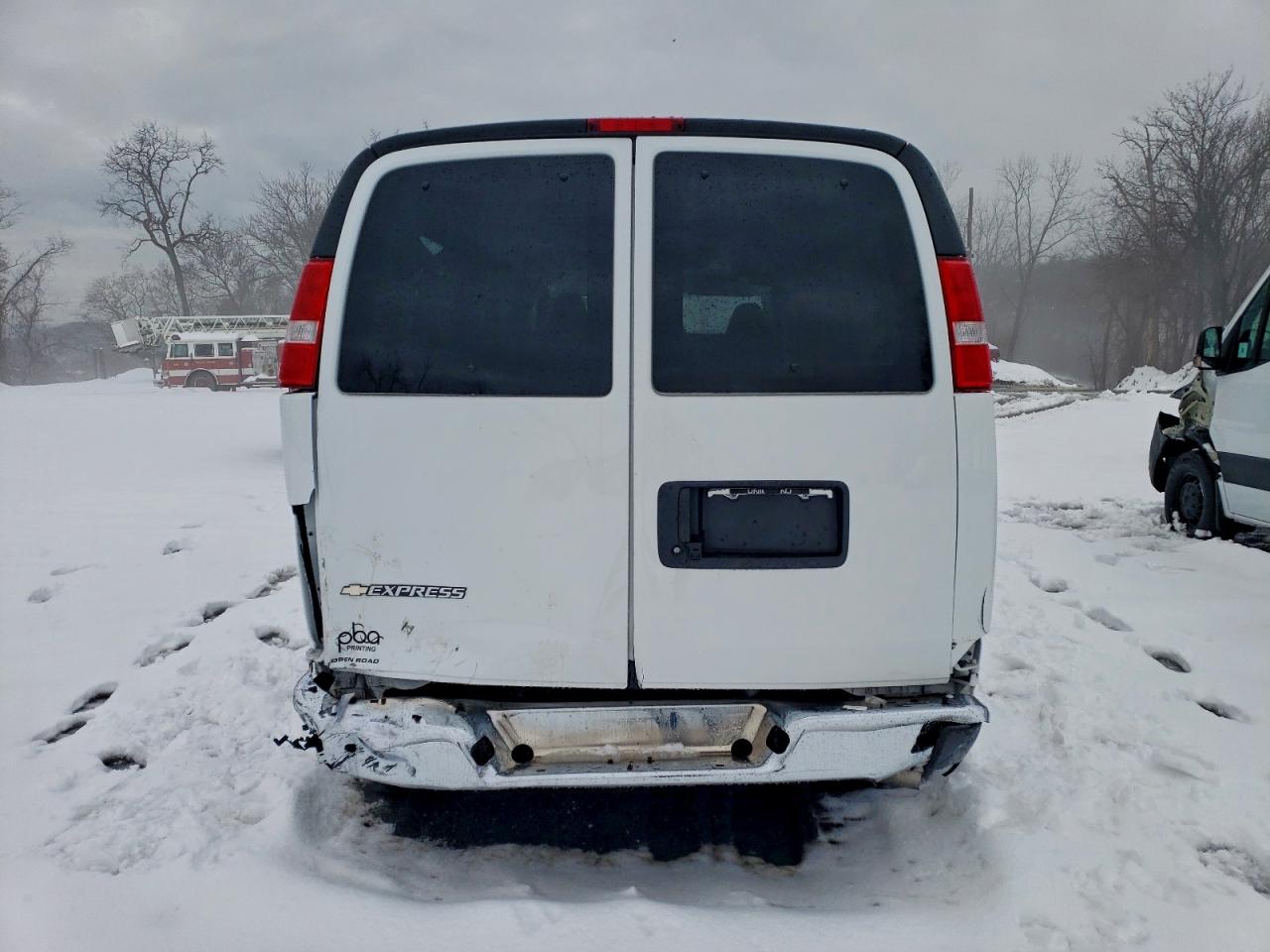 Chevrolet Express Lt Image 3