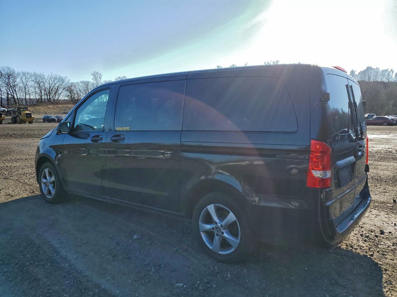 Mercedes-Benz Metris Image 3