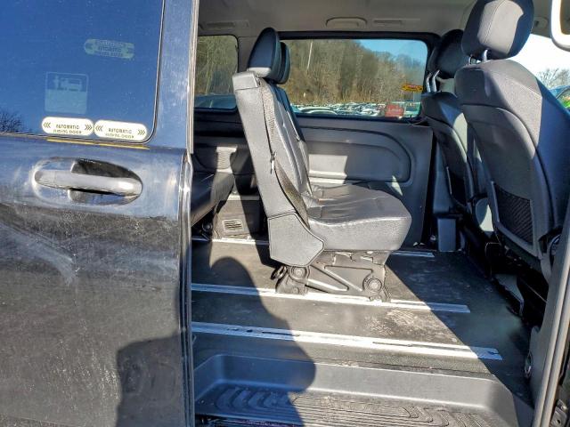 Mercedes-Benz Metris Image 10