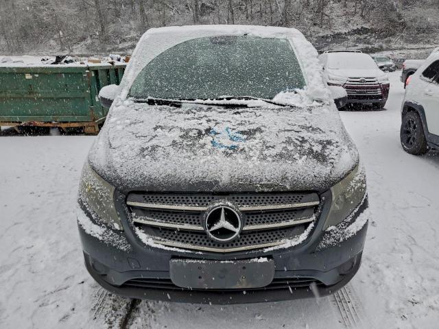 Mercedes-Benz Metris Image 5