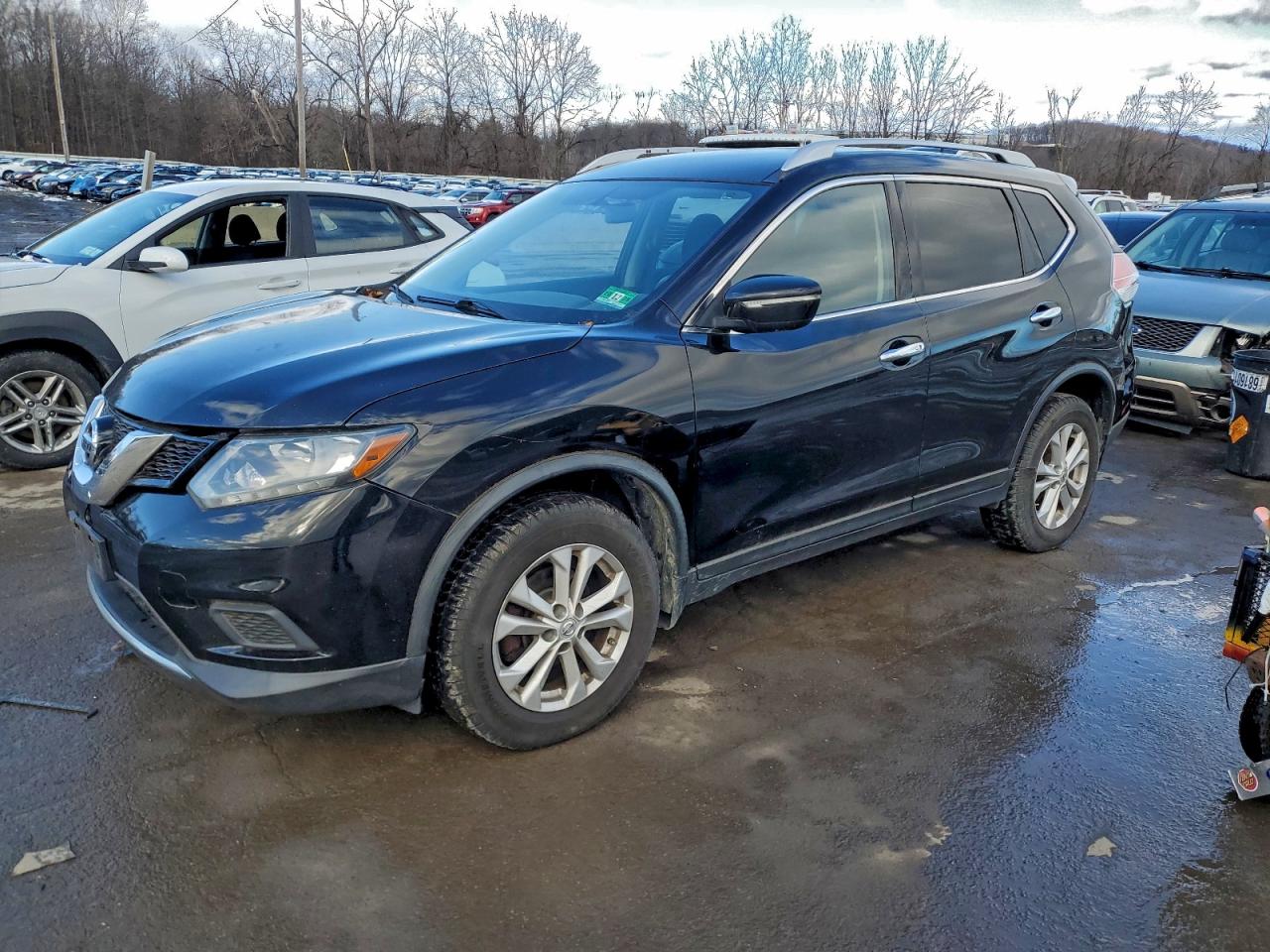 Nissan Rogue S Image 1
