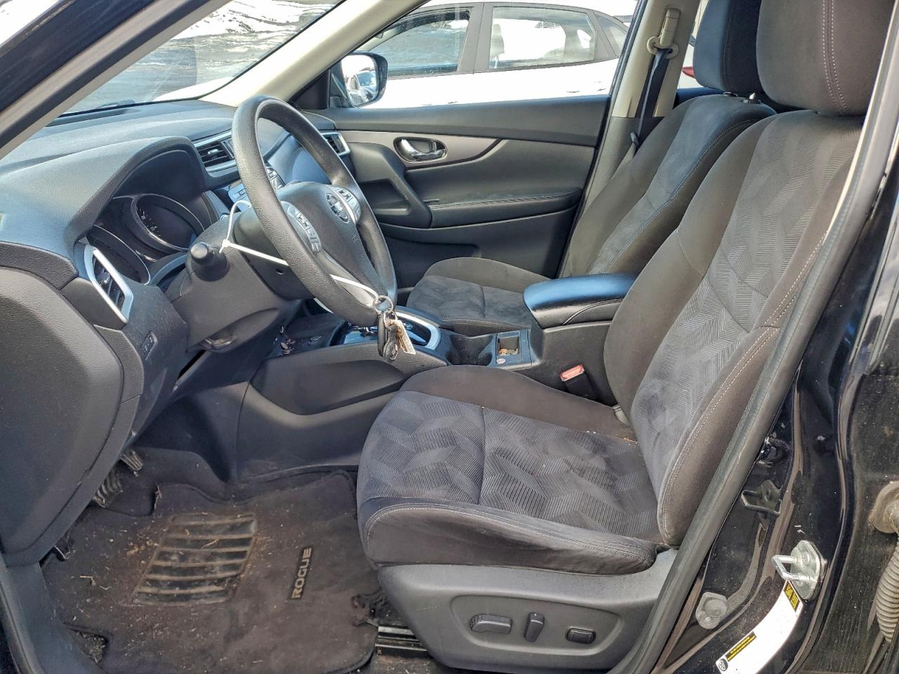 Nissan Rogue S Image 4