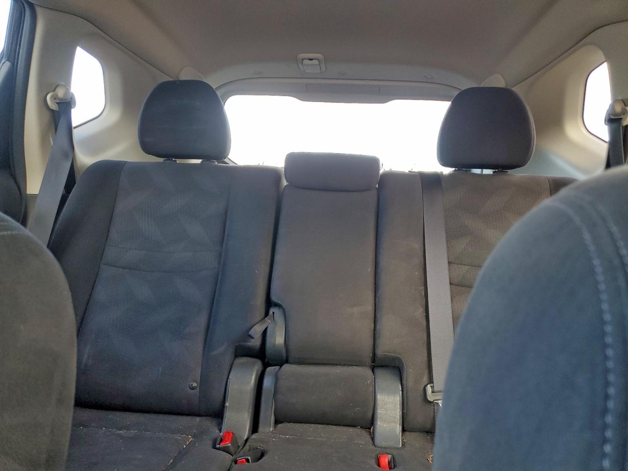 Nissan Rogue S Image 6