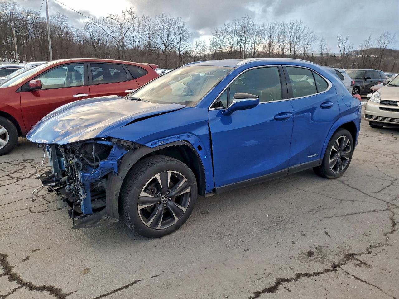 Lexus Ux 250h Base Image 1