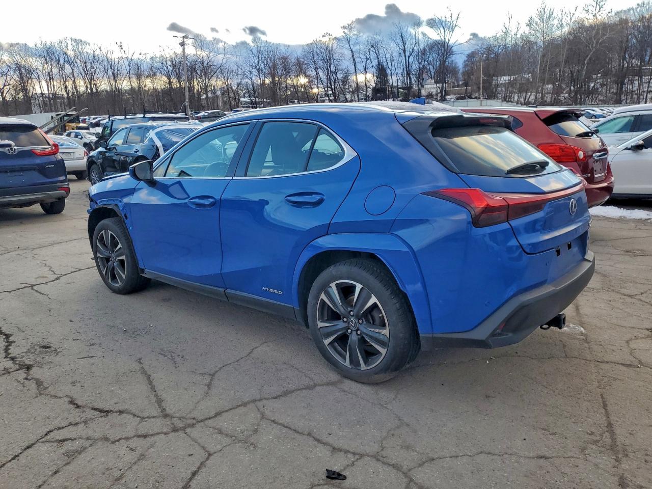 Lexus Ux 250h Base Image 3