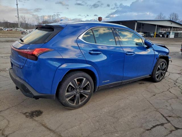 Lexus Ux 250h Base Image 4