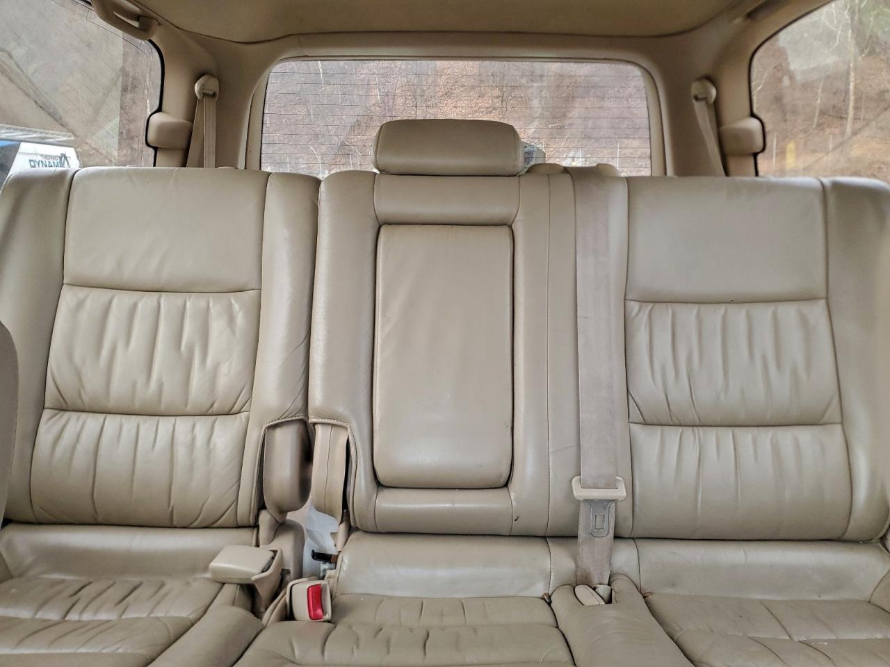 Toyota Land Cruis Image 9